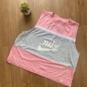 Cropped Nike Tank Top - Large